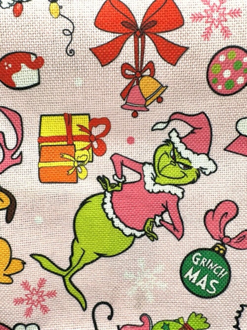 Dr Seuss Grinchmas Table Runner Pink Grinch Cindy Lou Christmas 106x13 Linen NEW